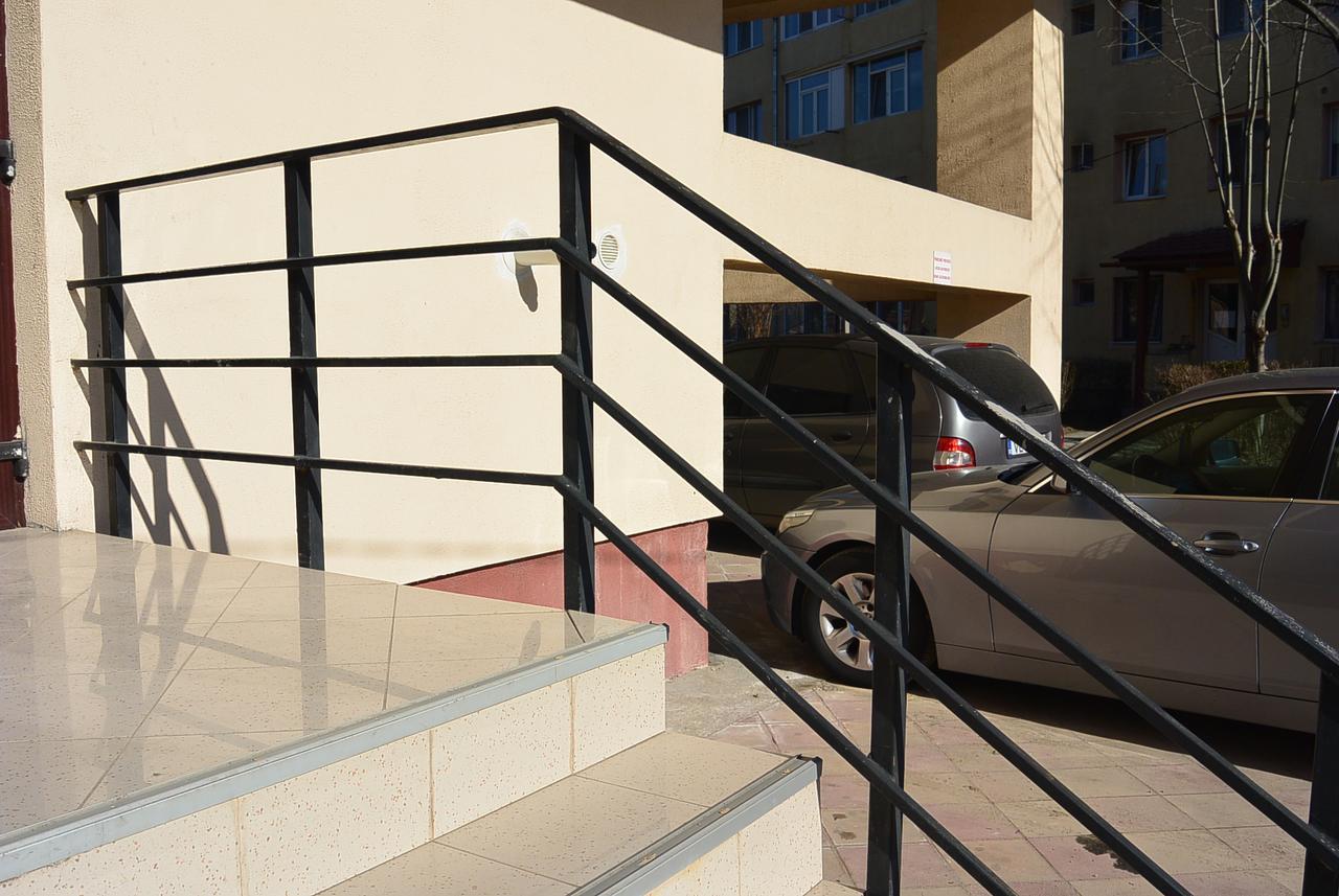 Star Apart Râmnicu Vâlcea Esterno foto